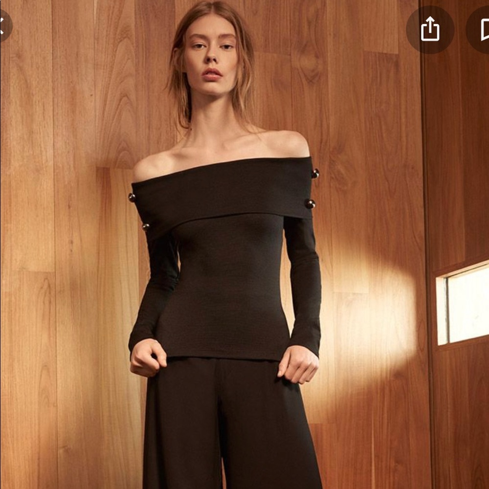 Alexis black off the shoulder fitted top with buttons XS